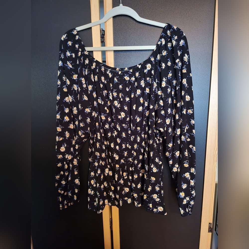 NWT SO Quarter Sleeve Shirt